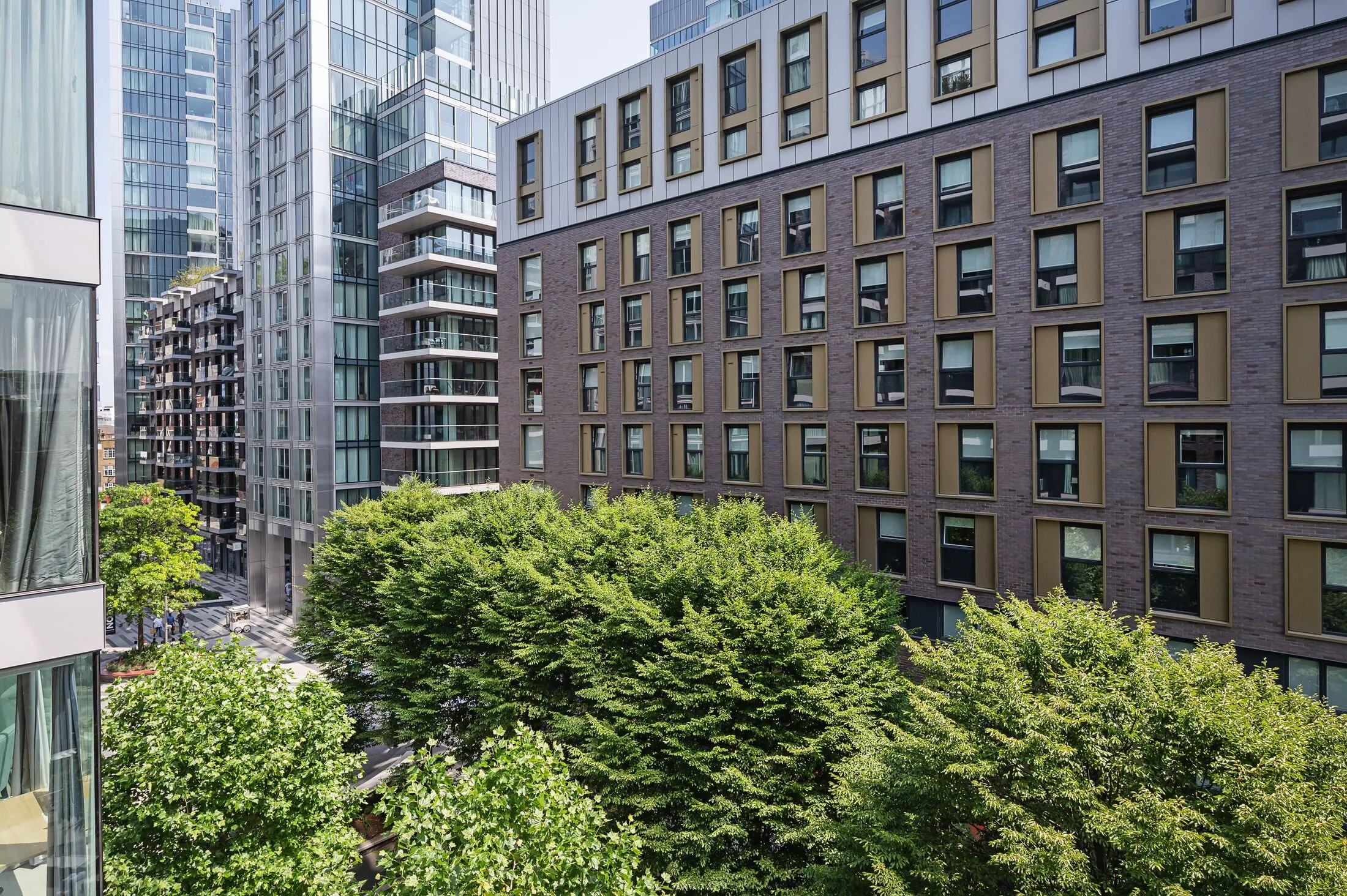 Flat Leman Street in Greater London