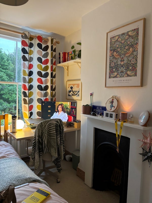 Room Mill Hill Road in Greater London