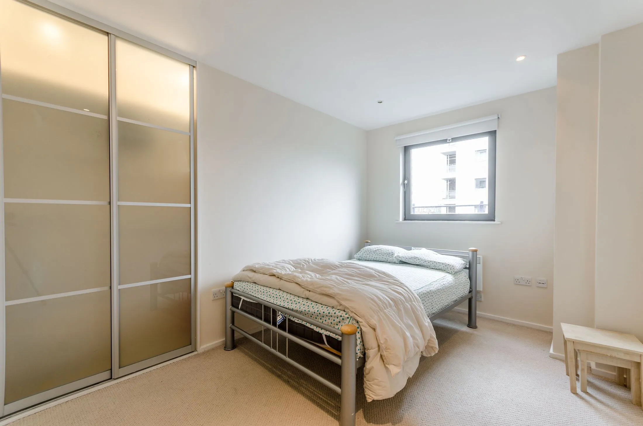 Flat Devonport Street in Greater London