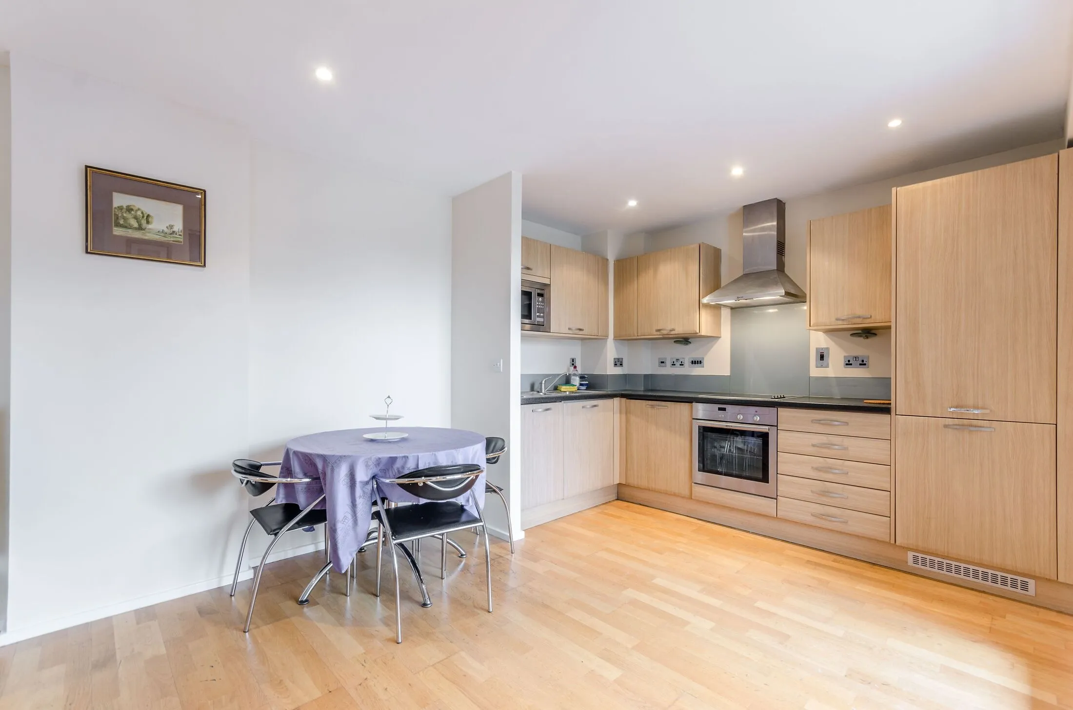 Flat Devonport Street in Greater London