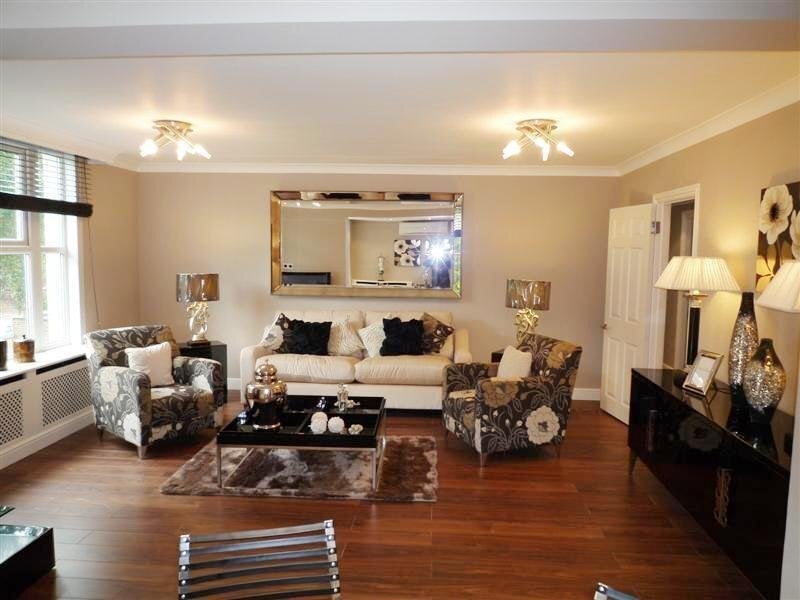 Flat Boydell Court in Greater London