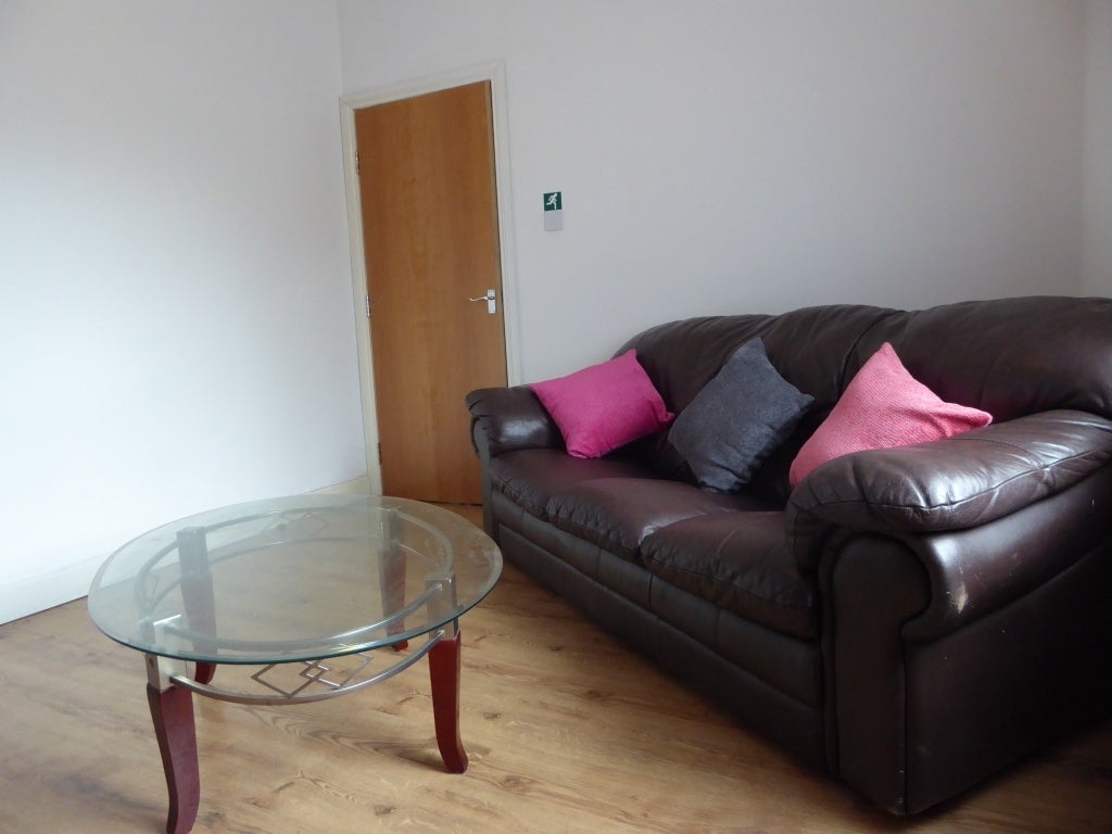 Flat Manchester Road in Kirklees