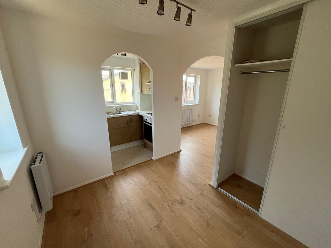 Flat Streamside Close in Greater London
