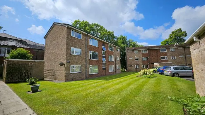 Flat Westgate Avenue in Bolton