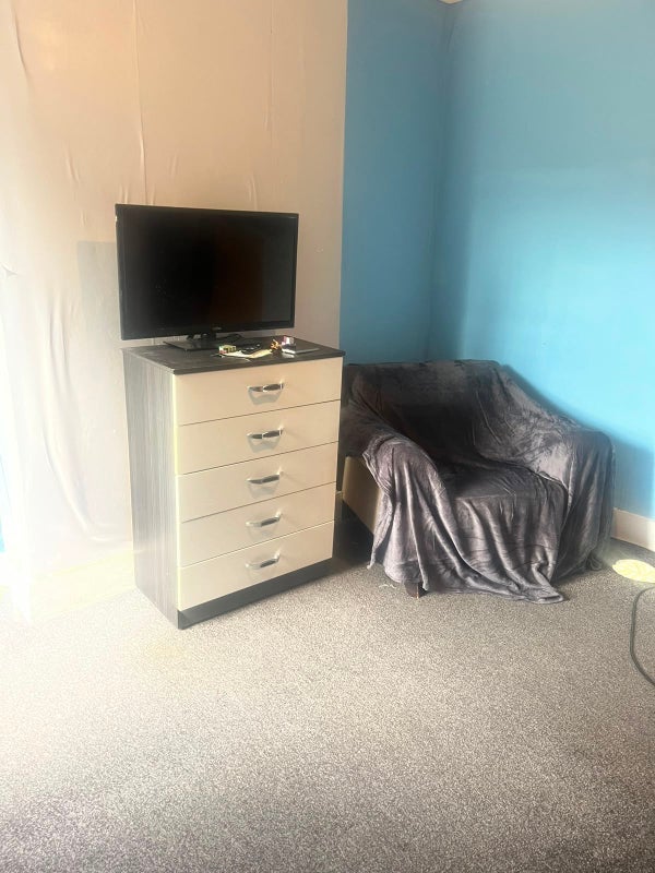 Room Farley Road in Greater London