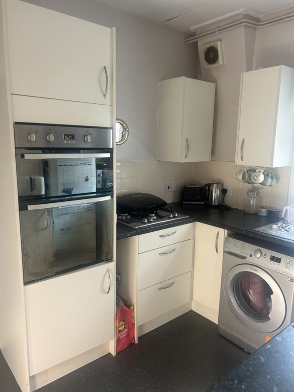 Room Farley Road in Greater London