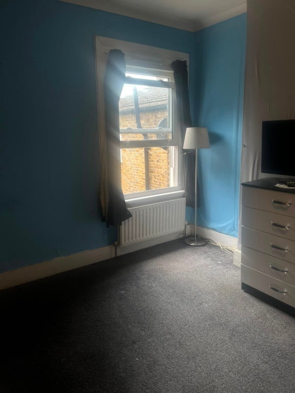 Room Farley Road in Greater London