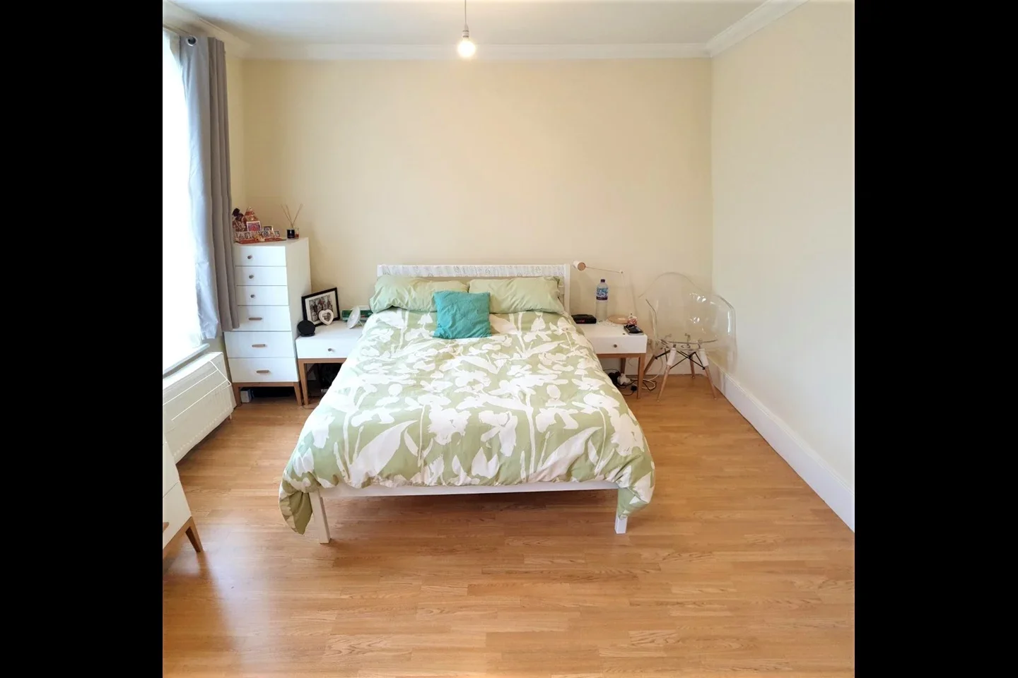 Flat Lavender Hill in Greater London