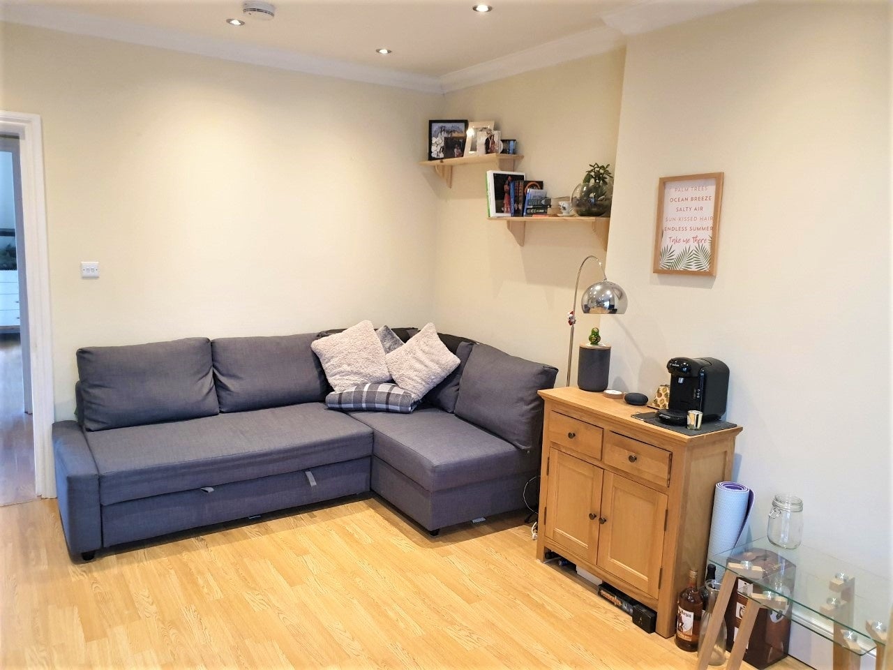 Flat Lavender Hill in Greater London