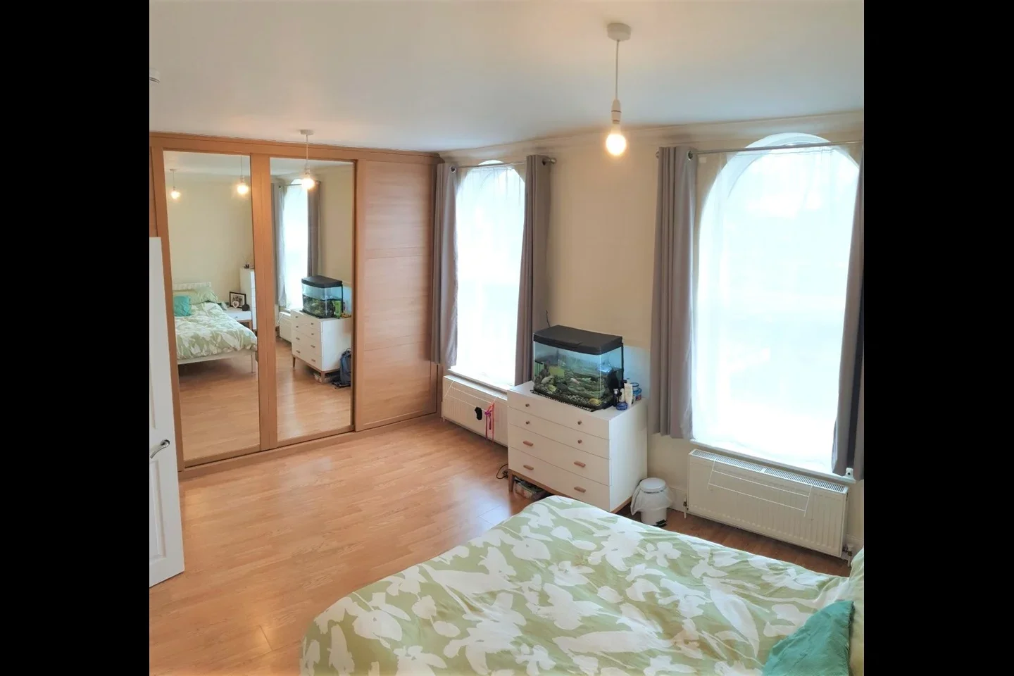 Flat Lavender Hill in Greater London