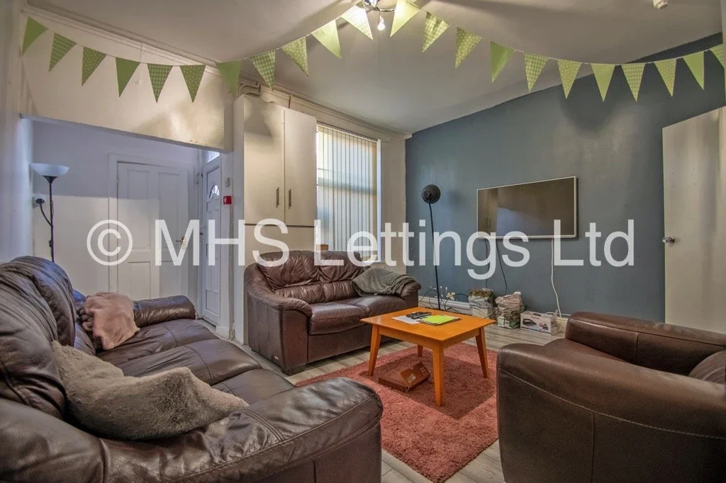 Room Back Hessle Mount in Leeds