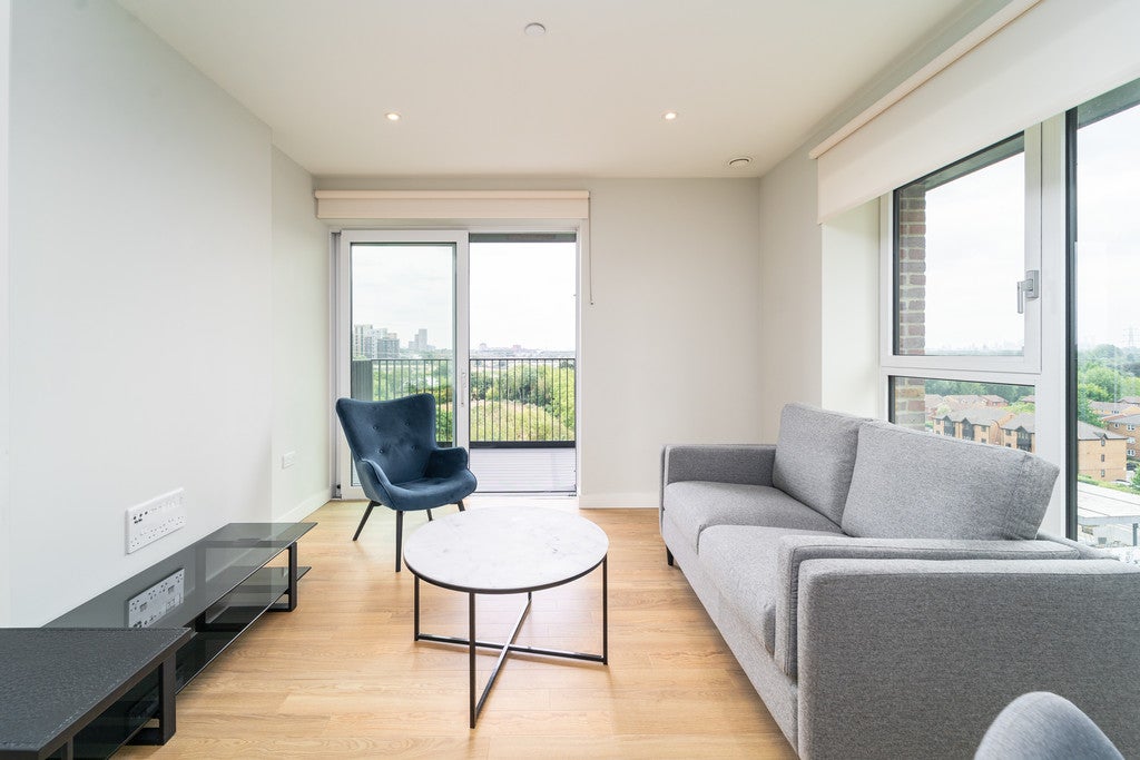 Flat Hale Wharf in Greater London