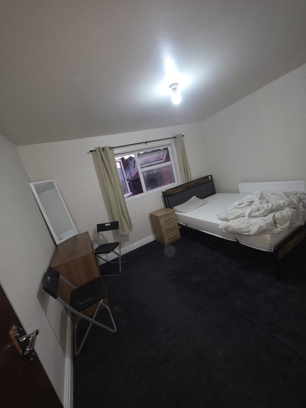 Room Pershore Road in Birmingham