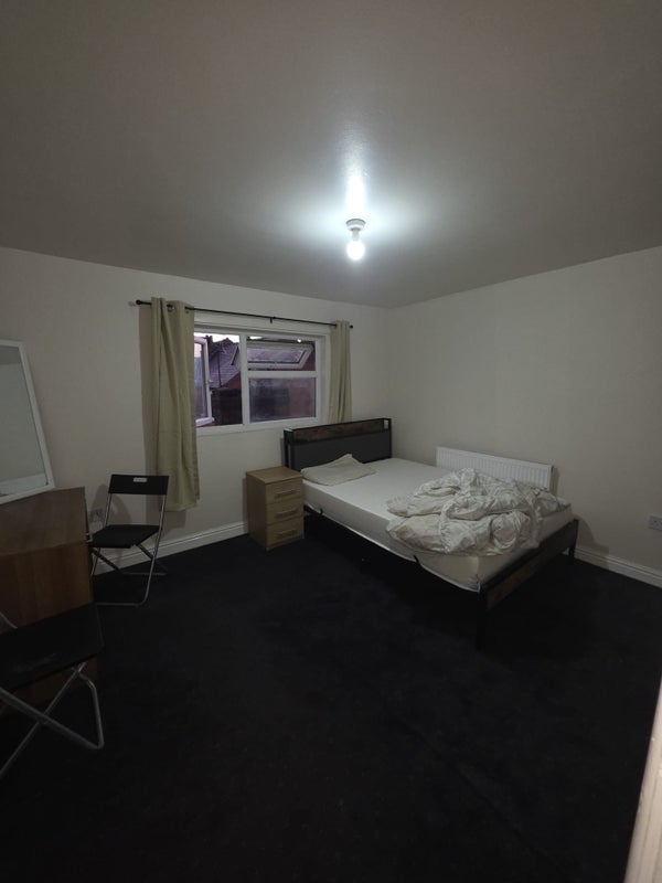 Room Pershore Road in Birmingham