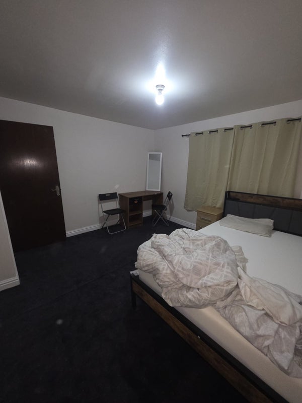 Room Pershore Road in Birmingham