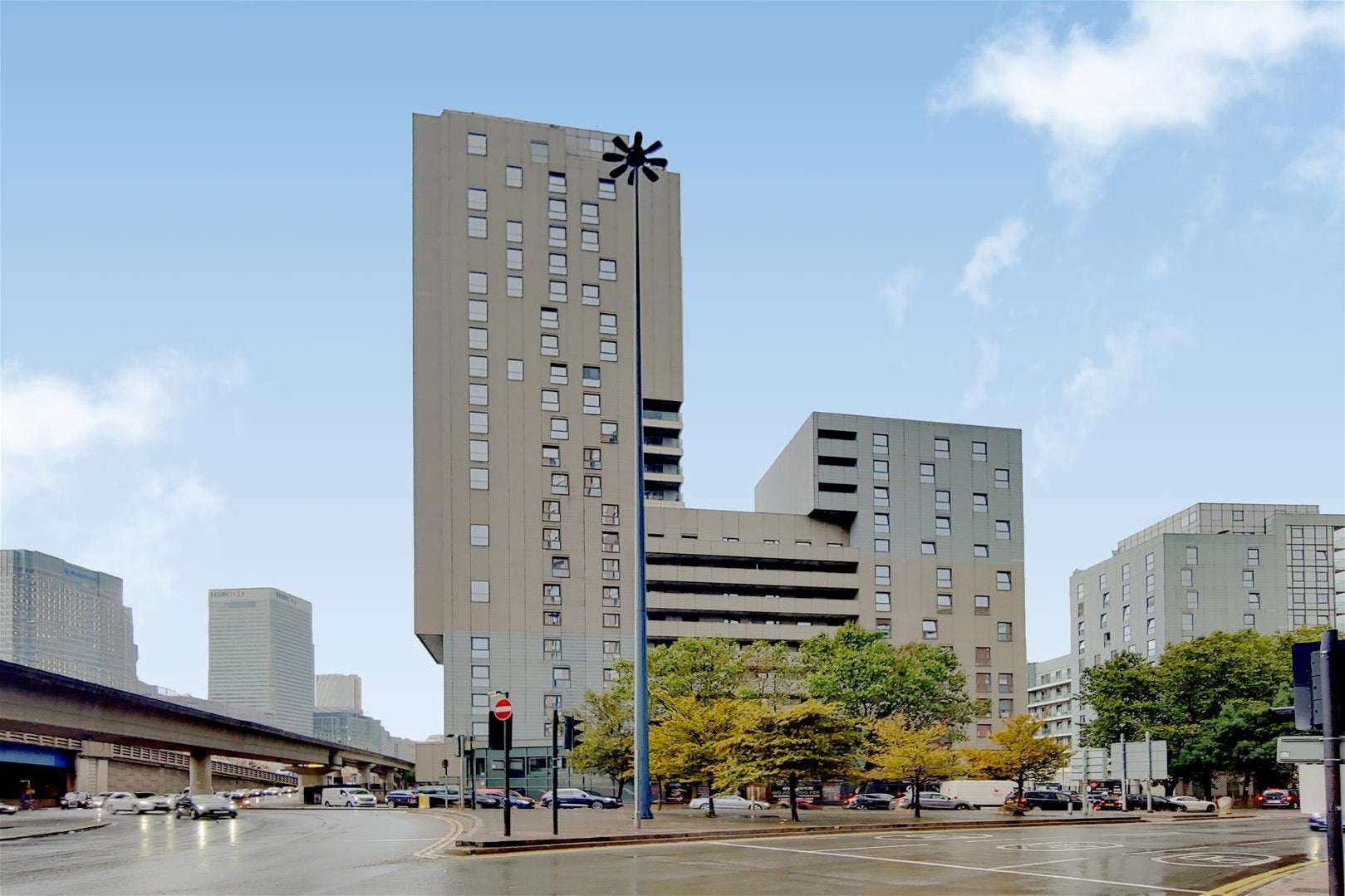 Flat Prestons Road in Greater London