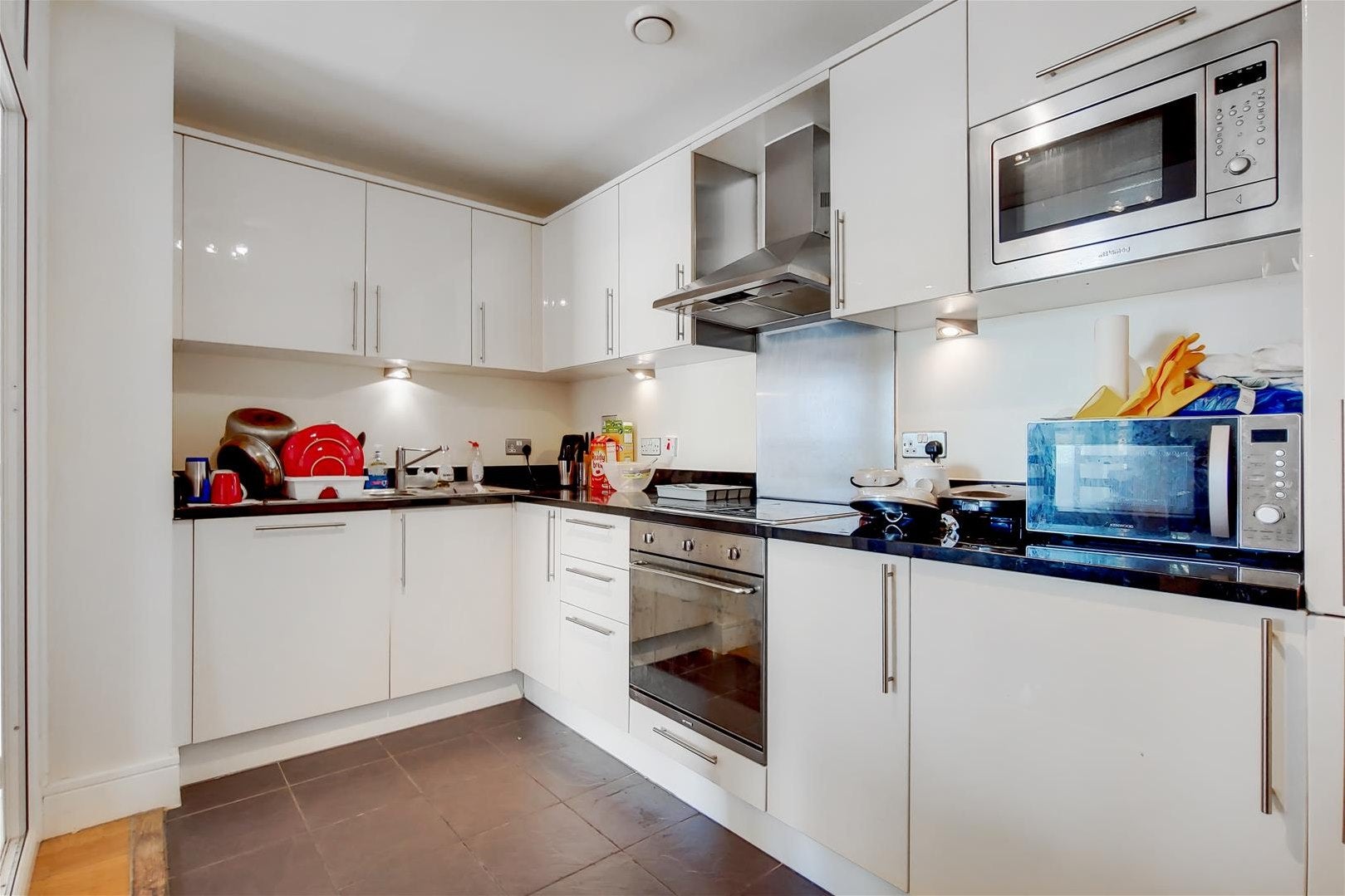 Flat Prestons Road in Greater London
