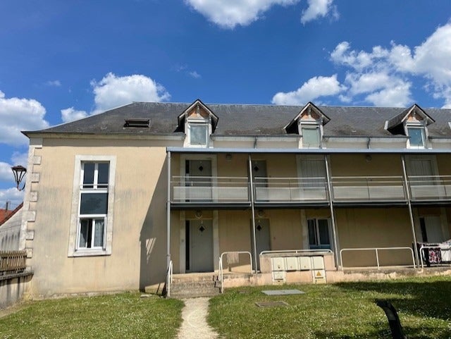 Appartement Place Edouard Servat à Mehun-sur-Yèvre