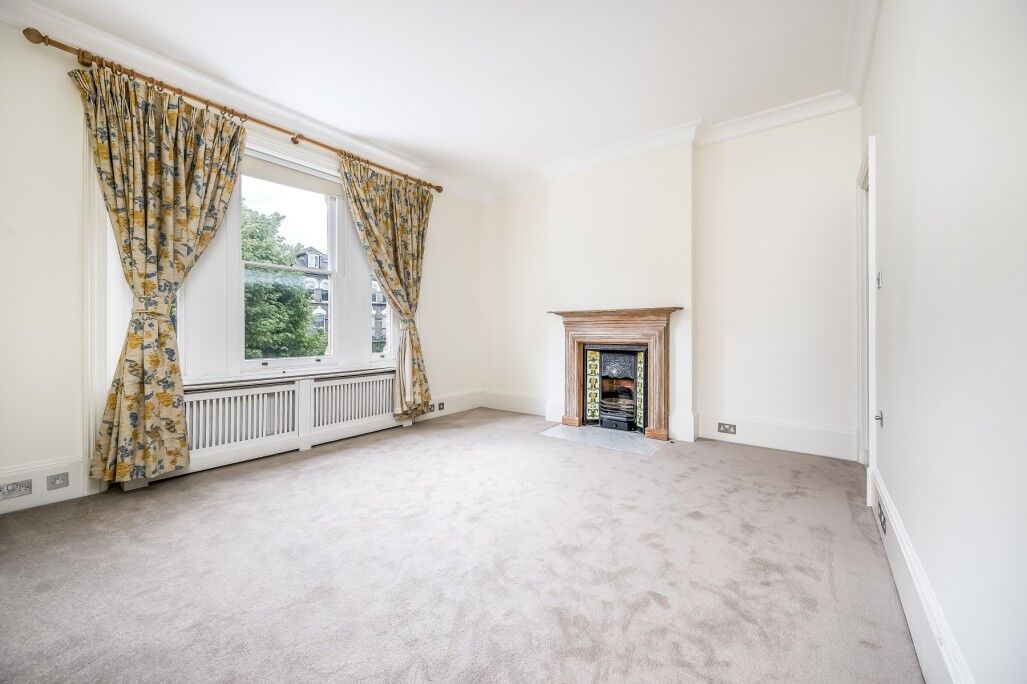 Flat Thurlow Road in Greater London