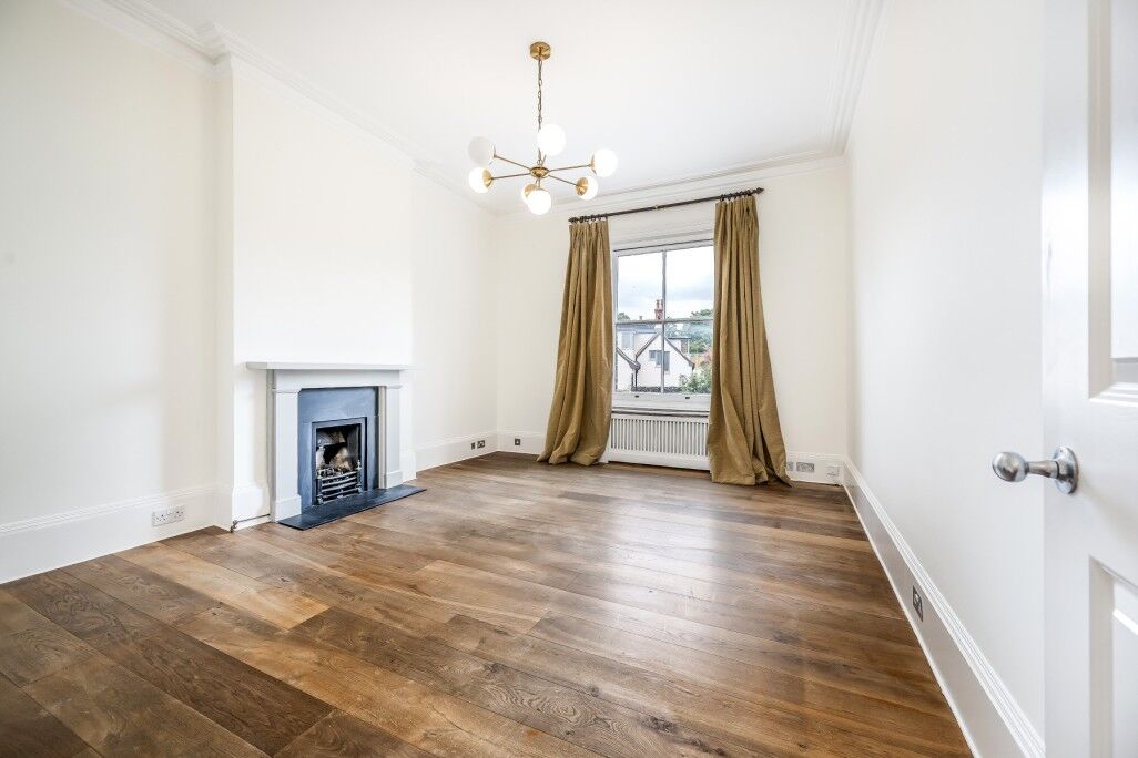 Flat Thurlow Road in Greater London