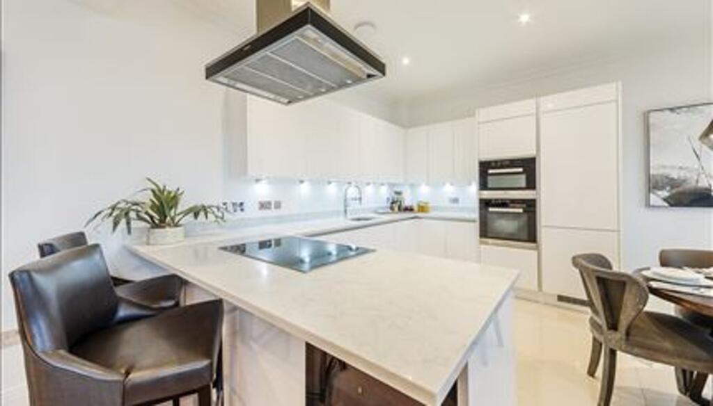 Flat Rainville Road in Greater London