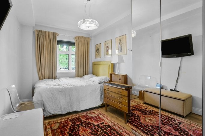 Flat Old Brompton Road in Greater London