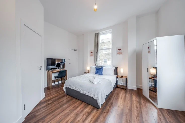 Flat Denmark Hill in Greater London