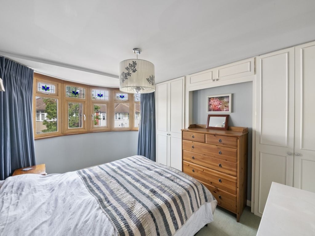 Room Blackmore Avenue in Greater London