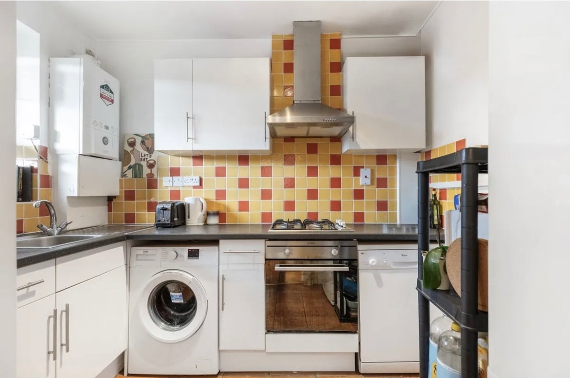 Flat Cowley Road in Greater London