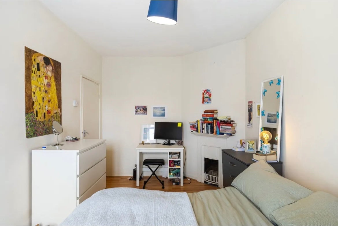 Flat Cowley Road in Greater London