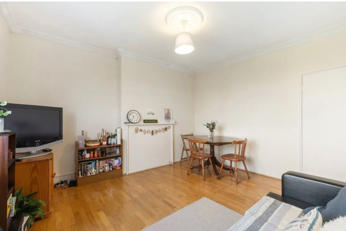 Flat Cowley Road in Greater London