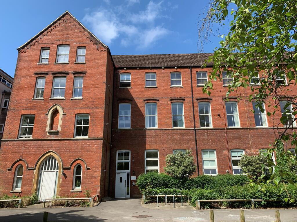 Flat James Weld Close in Southampton