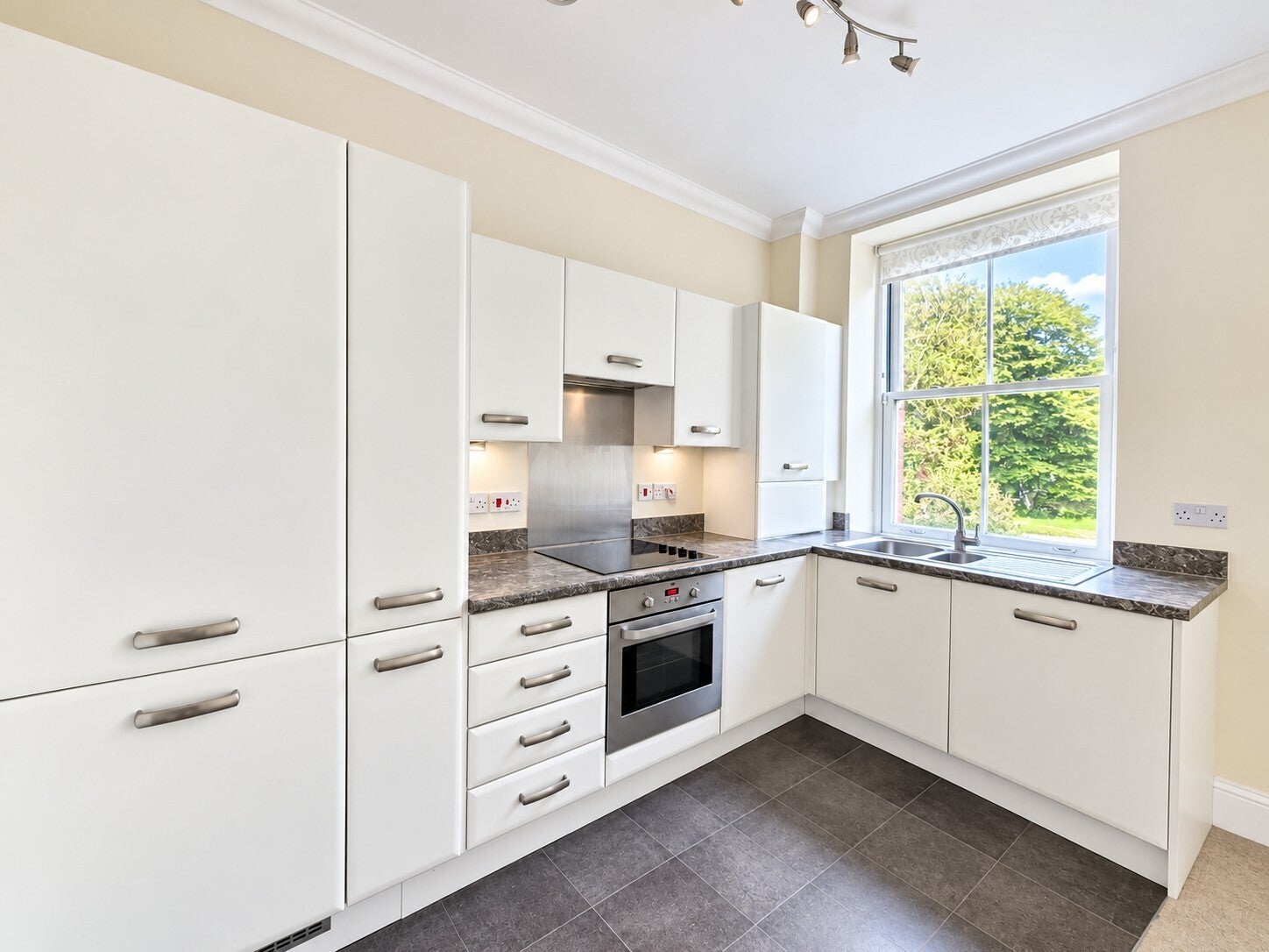 Flat James Weld Close in Southampton