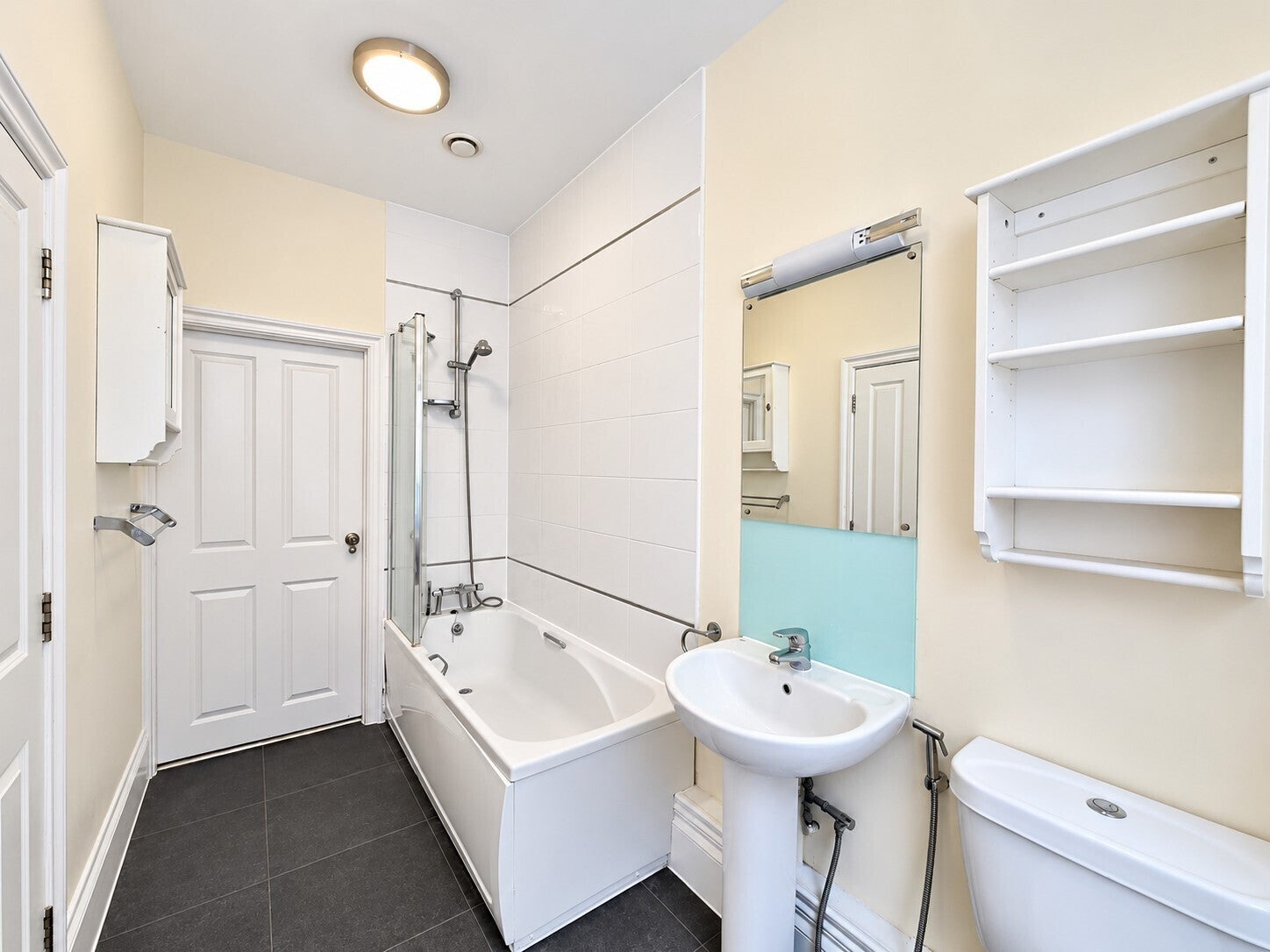 Flat James Weld Close in Southampton