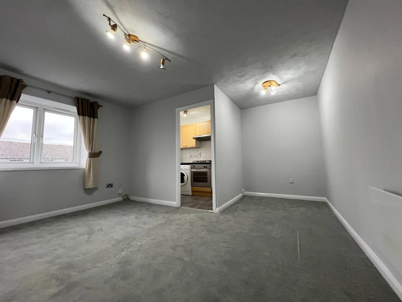 Flat Birkbeck Road in Greater London