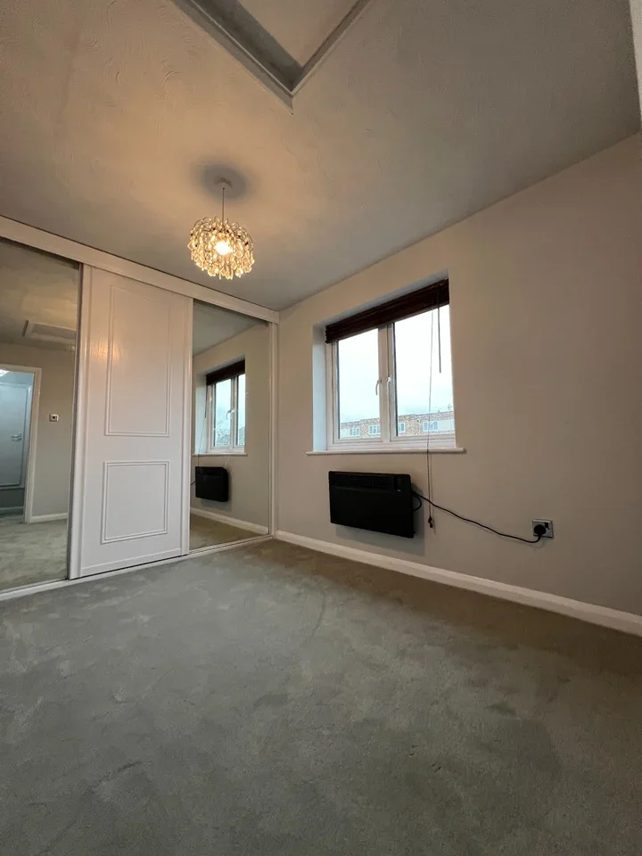Flat Birkbeck Road in Greater London