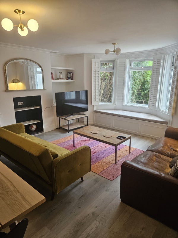 Room Thicket Road in Greater London