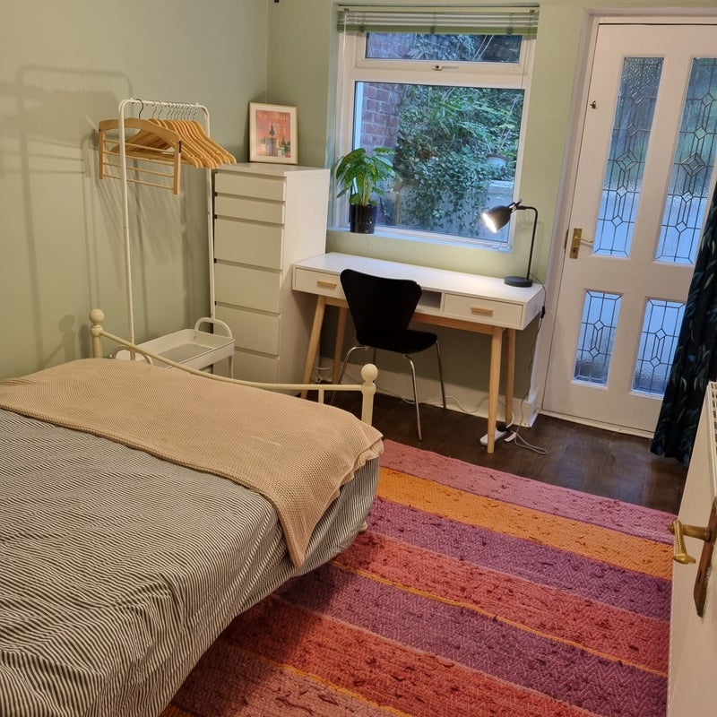 Room Thicket Road in Greater London