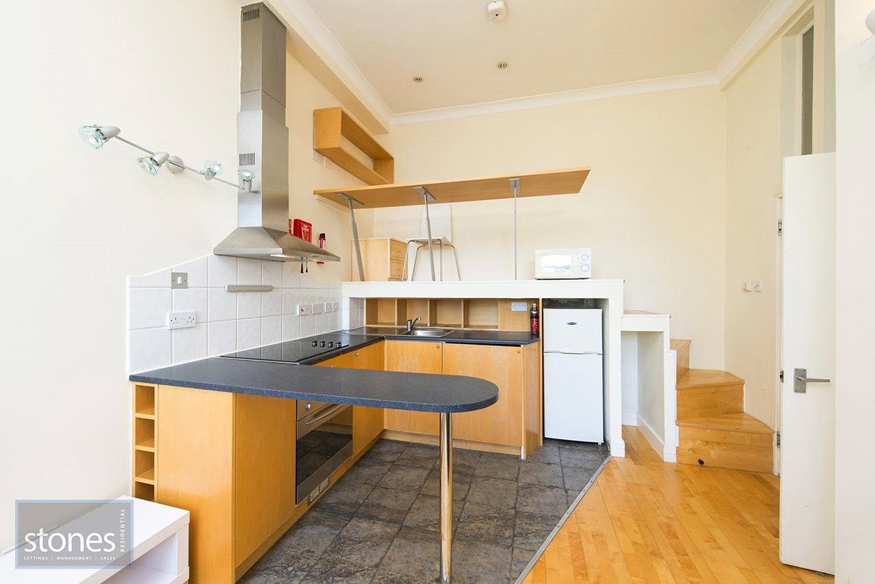 Flat Fellows Road in Greater London