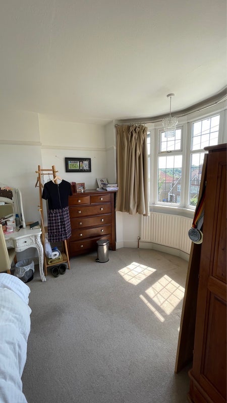 Room Nutfield Road in Greater London