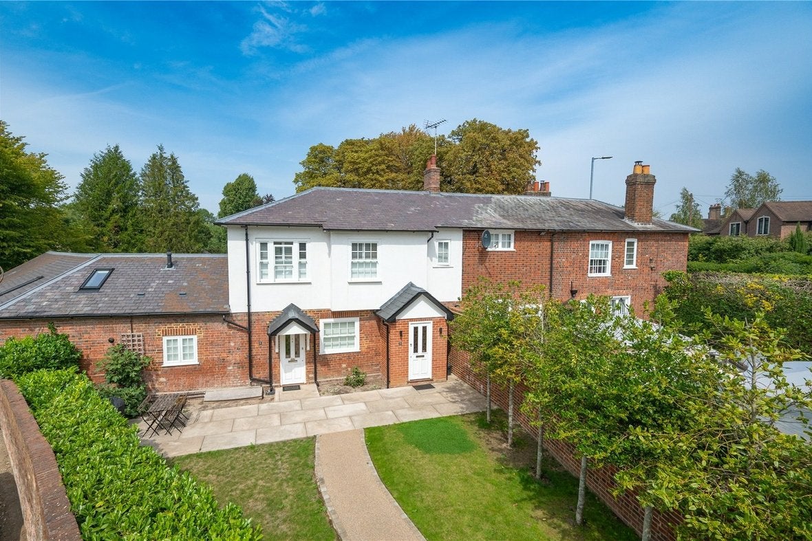 Flat Edmund Beaufort Drive in St Albans