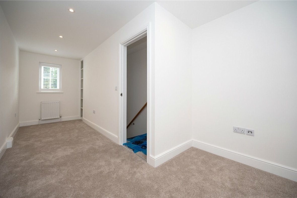Flat Edmund Beaufort Drive in St Albans