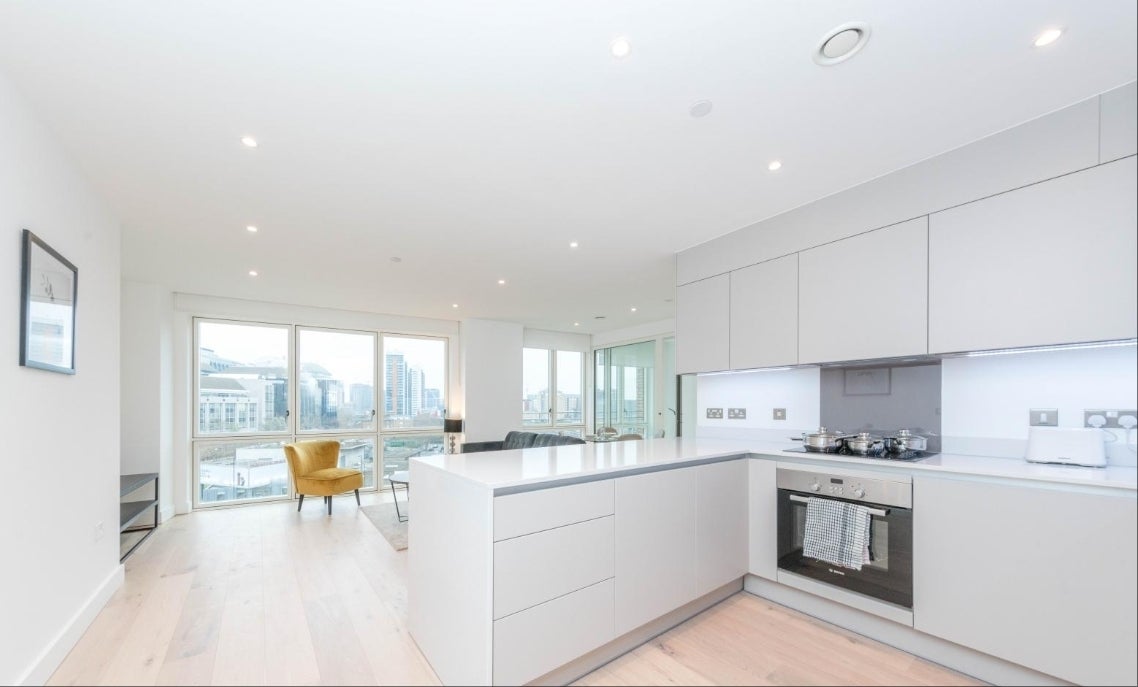 Flat Arniston Way in Greater London