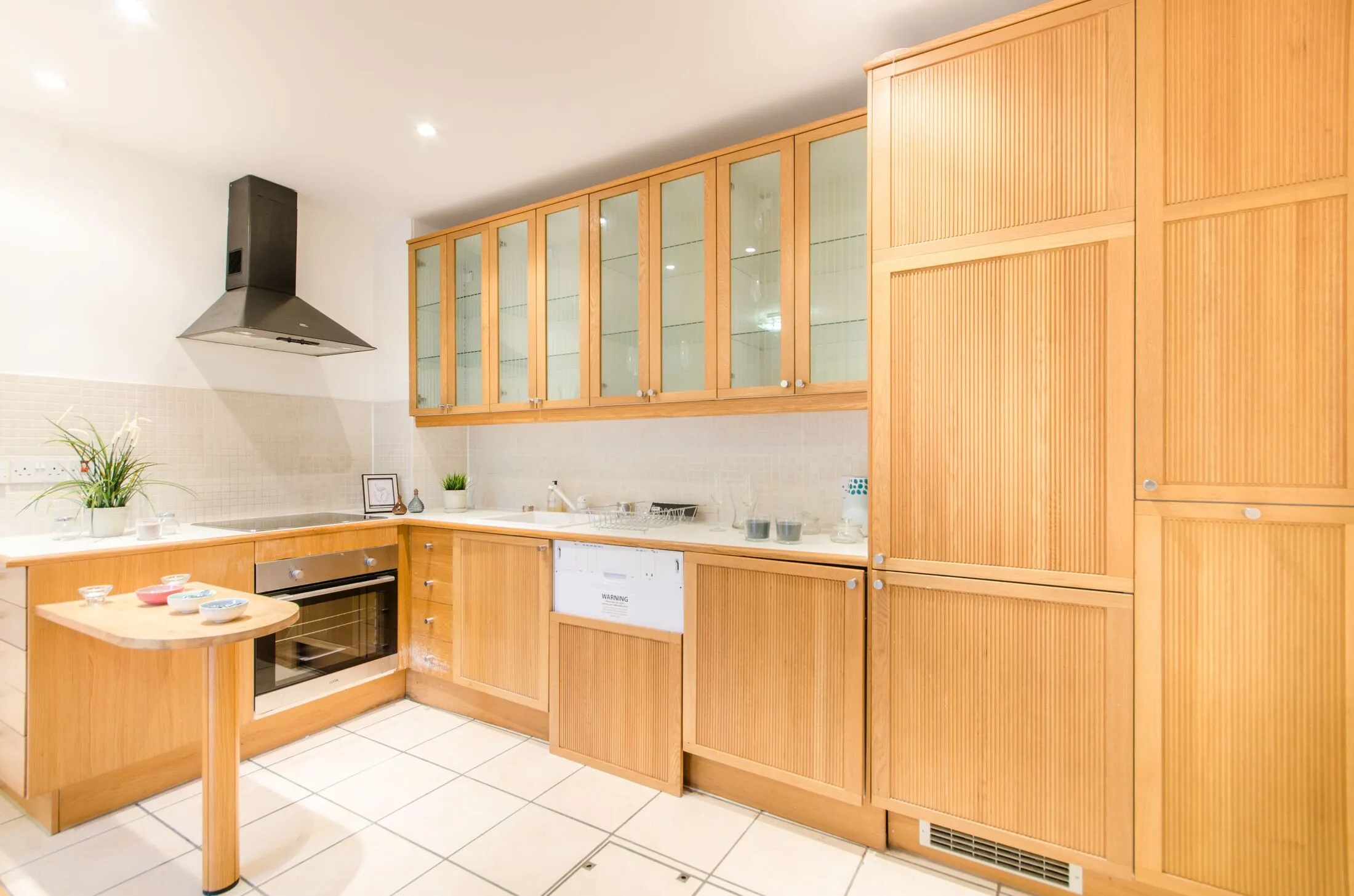 Flat Penywern Road in Greater London