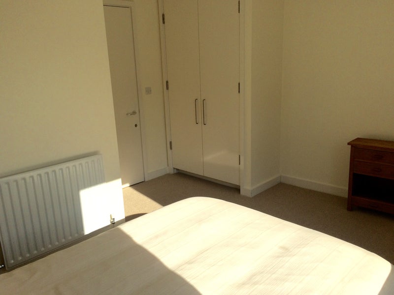 Room Bridge Place in City of Westminster