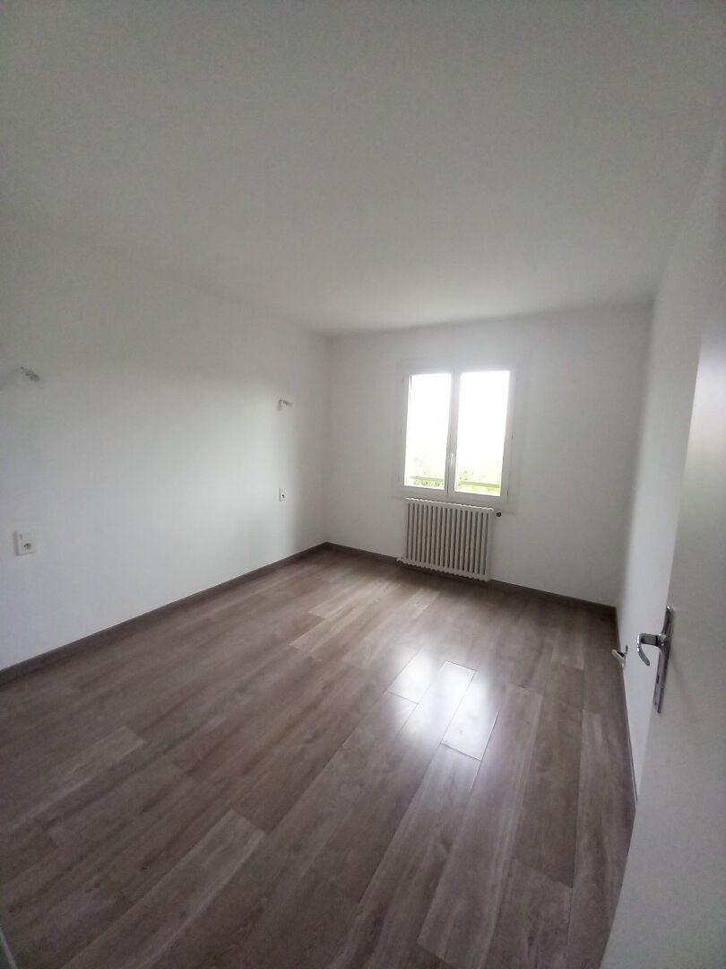Flat Montée de Sainte-Roustagne in Manosque