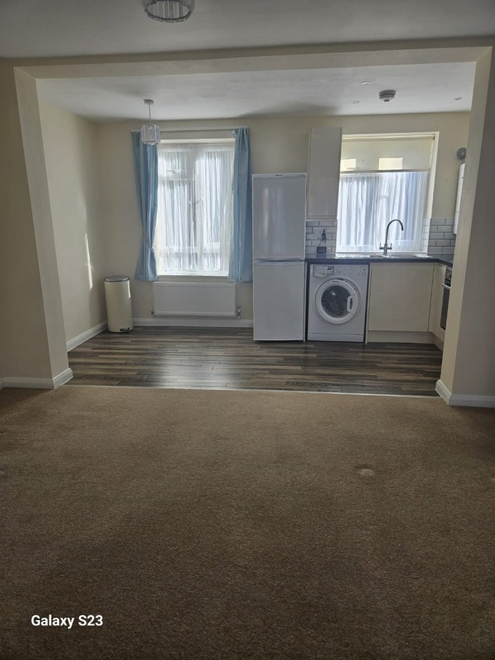 Flat Langmead Drive in Hertsmere