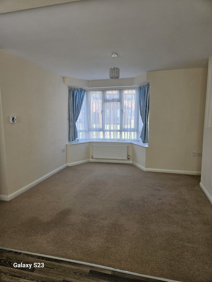 Flat Langmead Drive in Hertsmere
