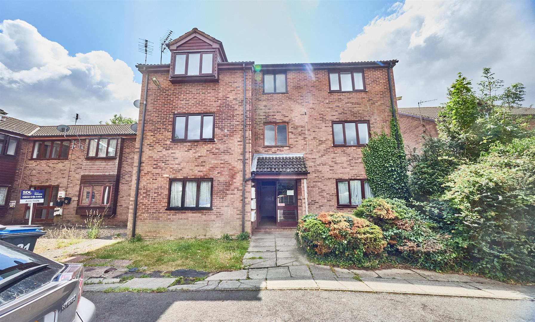 Flat Willow Close in Hinckley and Bosworth