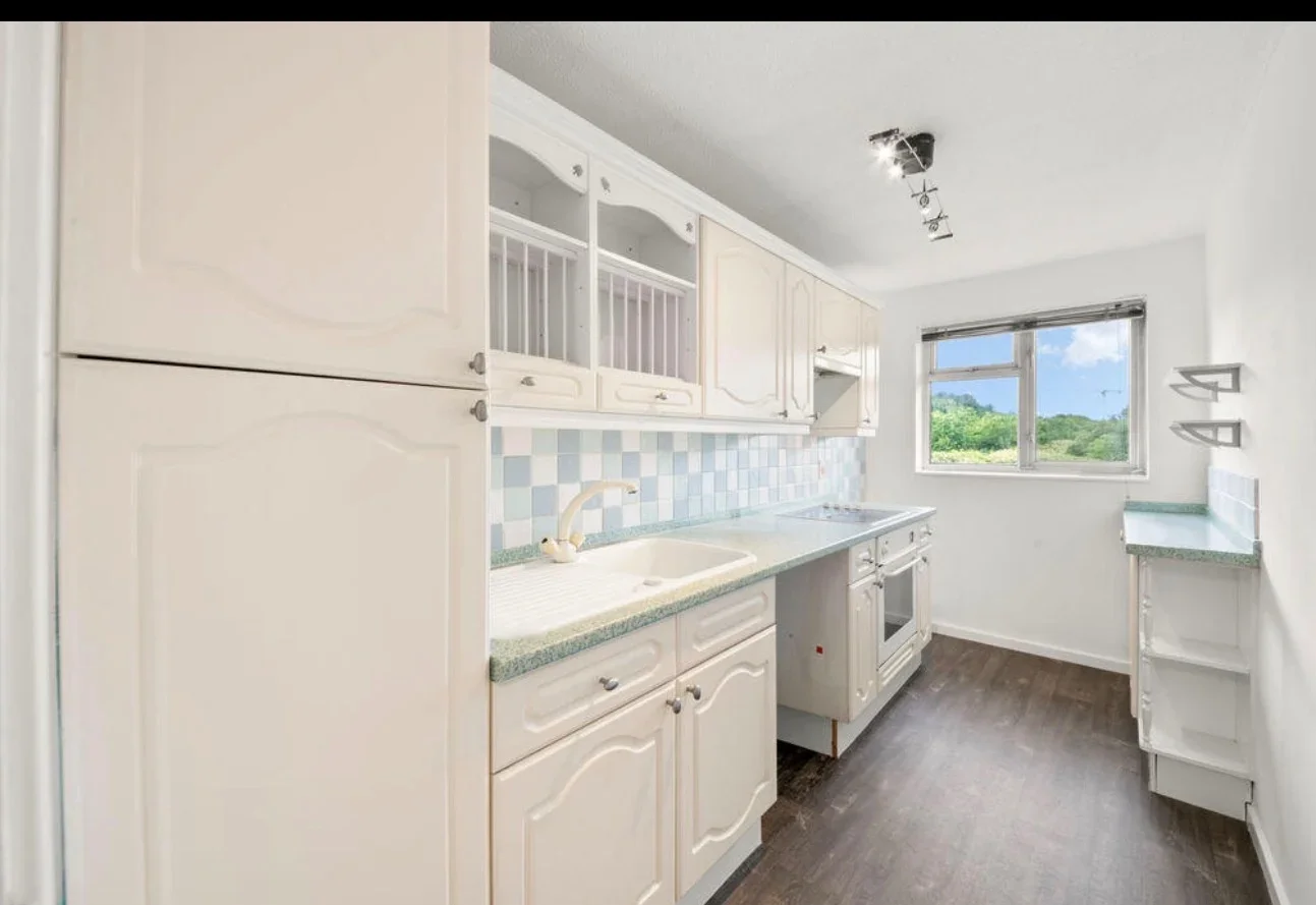 Flat Dacre Close in Old Hurst